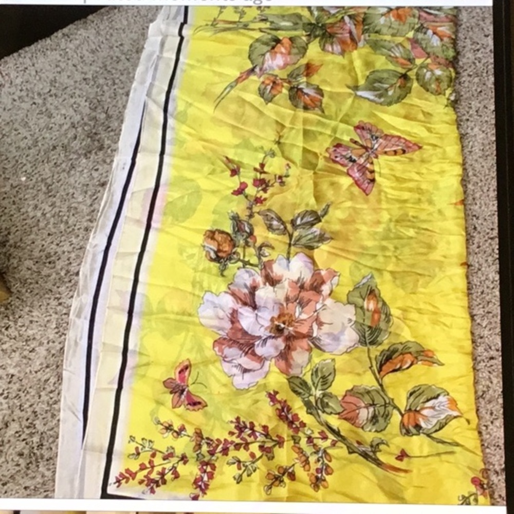 VINCE CAMUTO SCARF